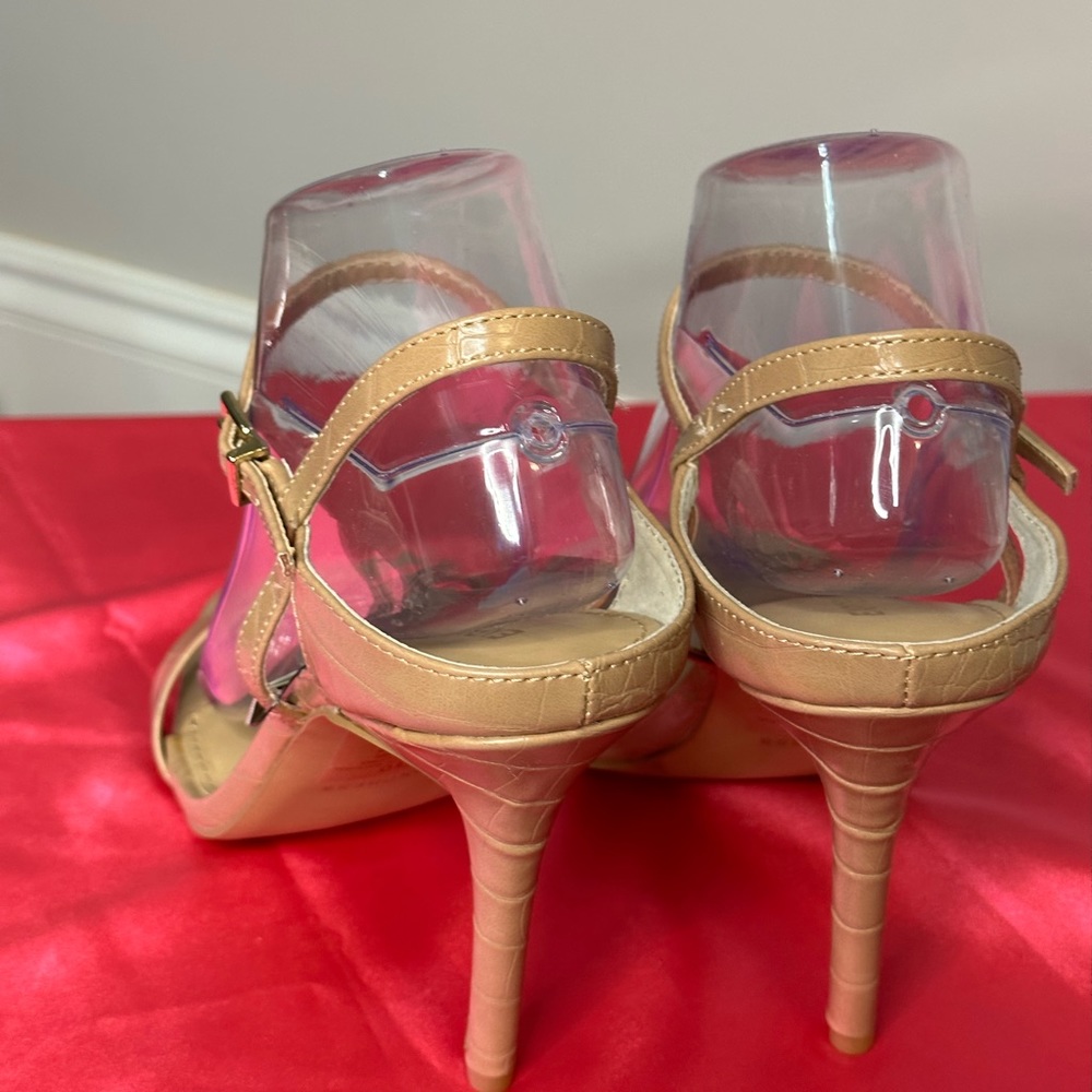 Express Tan heel with crocodile print